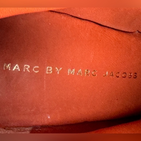 Marc by Marc Jacobs Red-Brown Leather Ankle Boots - Elevate Your Style - Picture 7 of 8